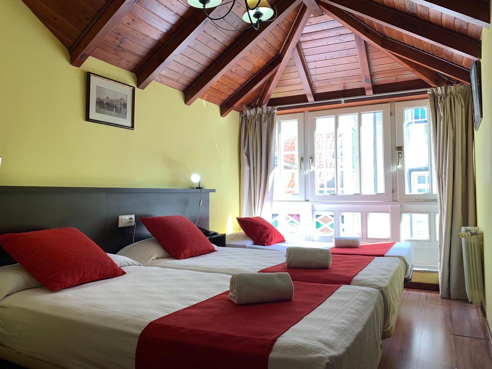 Hostal Hotil Coruna Centro A Coruna Bagian luar foto