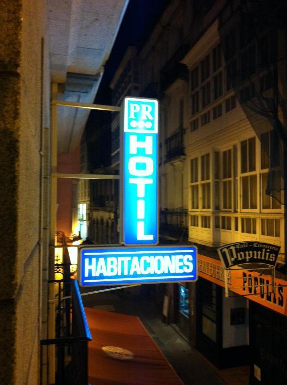 Hostal Hotil Coruna Centro A Coruna Ruang foto