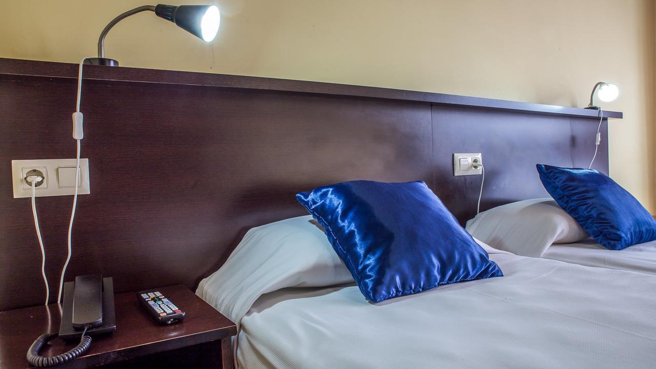Hostal Hotil Coruna Centro A Coruna Bagian luar foto