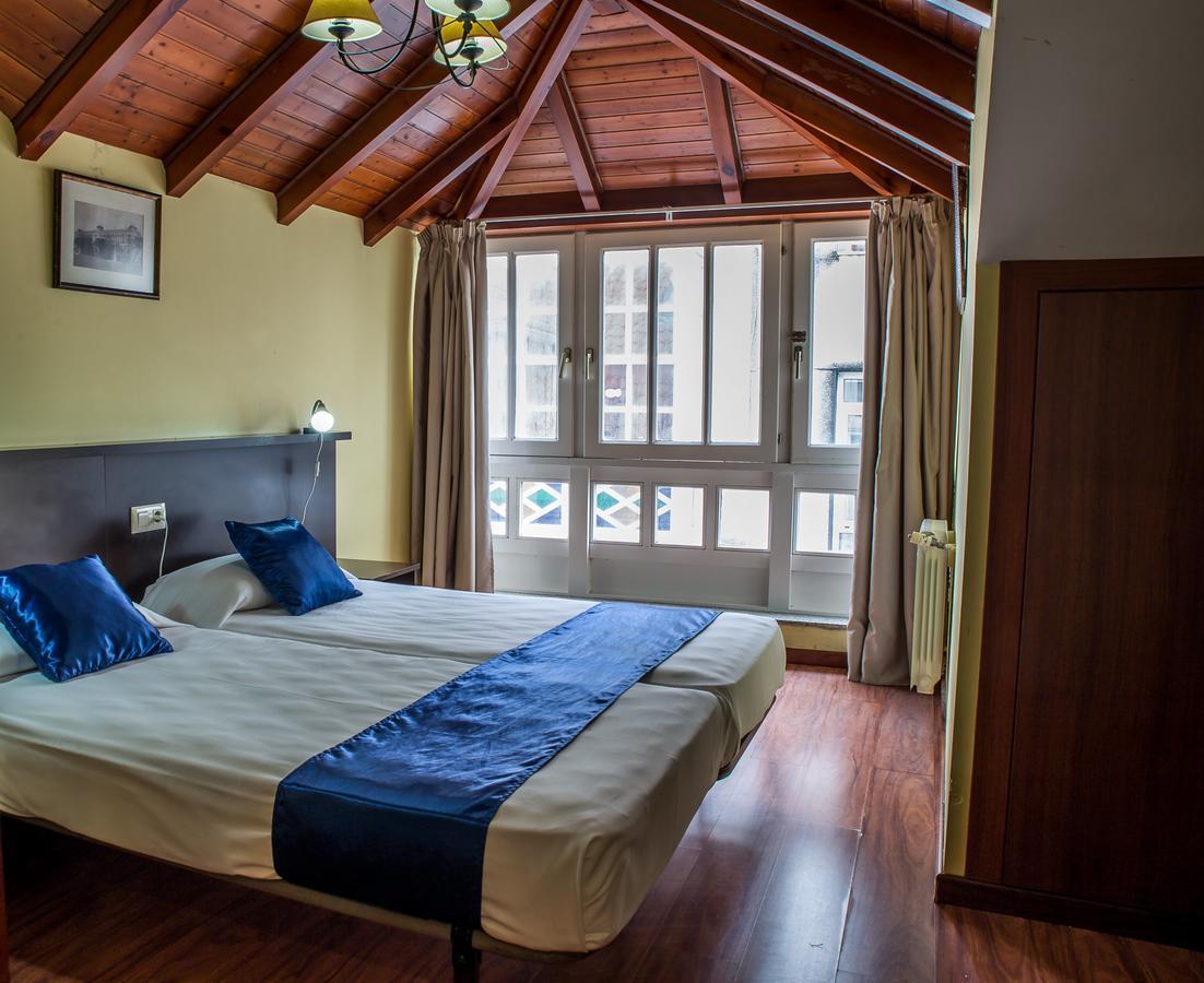 Hostal Hotil Coruna Centro A Coruna Bagian luar foto