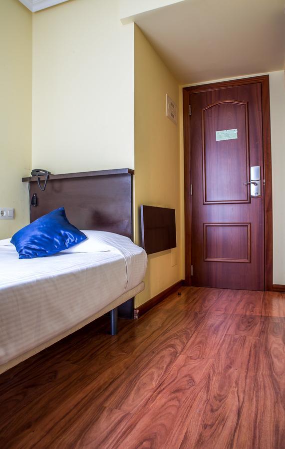 Hostal Hotil Coruna Centro A Coruna Bagian luar foto