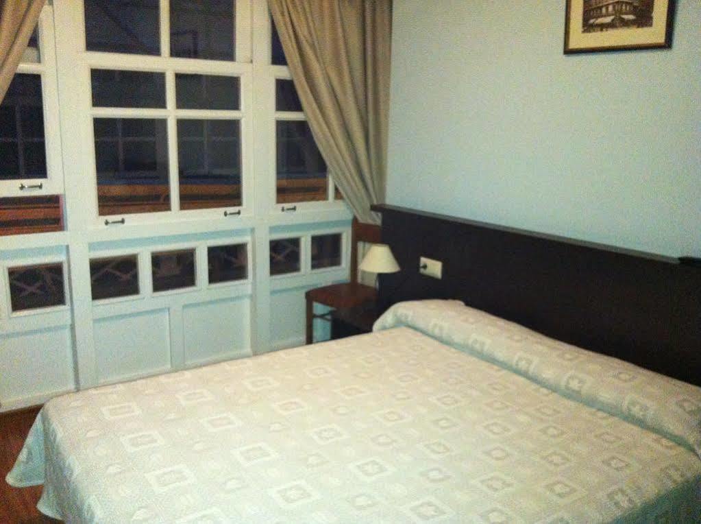 Hostal Hotil Coruna Centro A Coruna Bagian luar foto