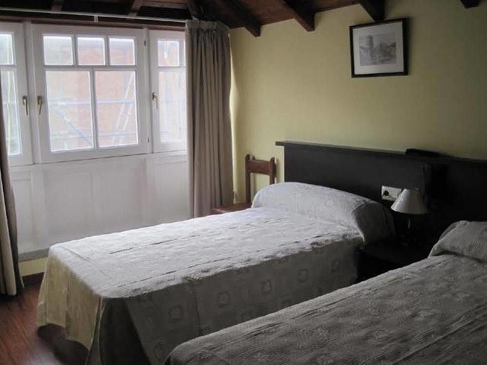 Hostal Hotil Coruna Centro A Coruna Bagian luar foto