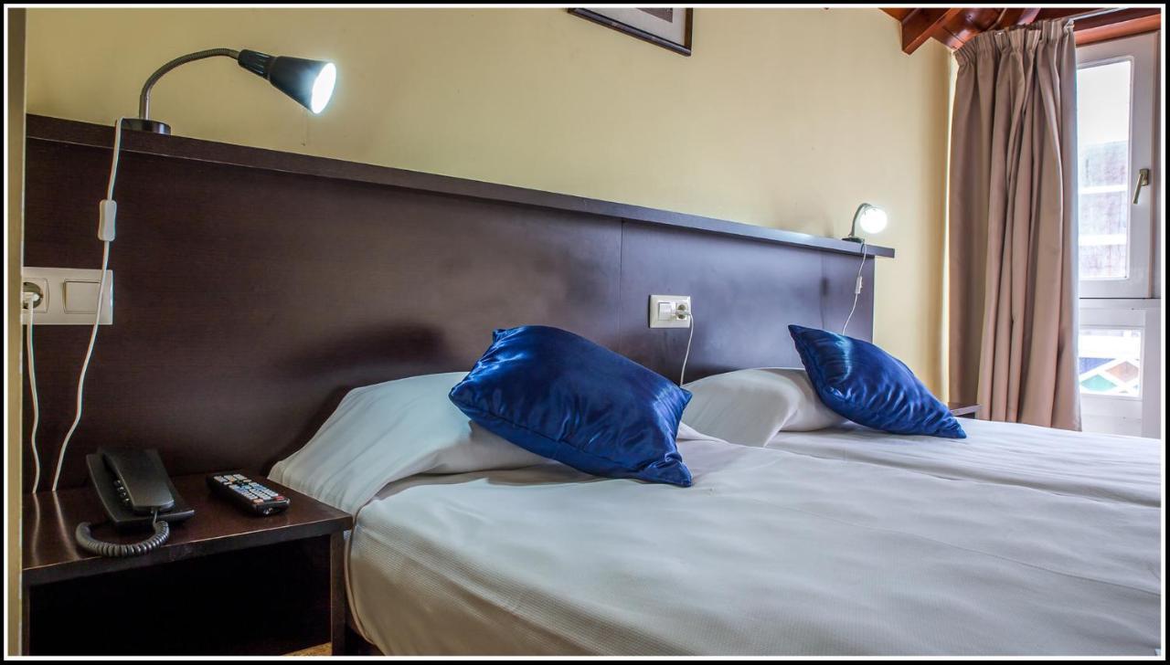 Hostal Hotil Coruna Centro A Coruna Bagian luar foto