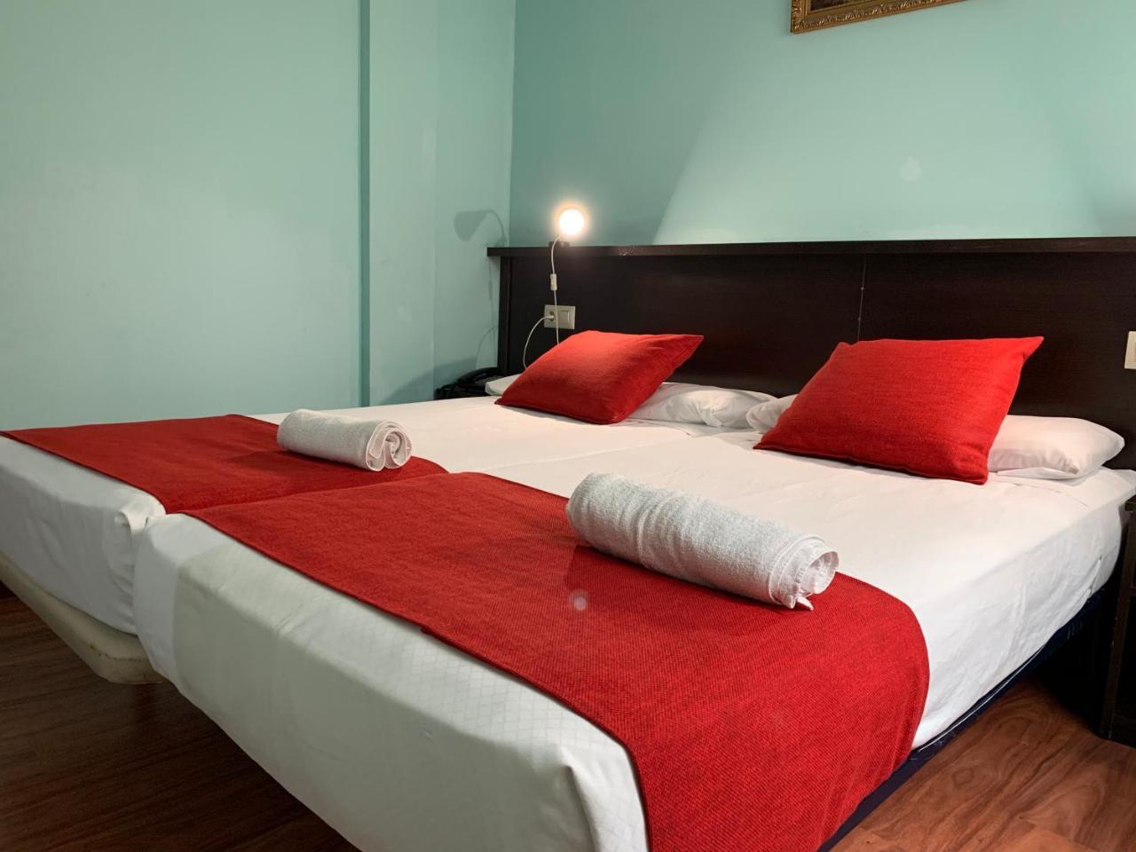 Hostal Hotil Coruna Centro A Coruna Bagian luar foto